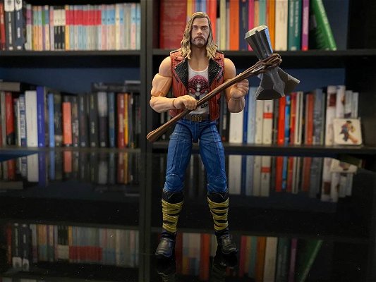 thor-love-and-thunder-action-figure-239713.jpg