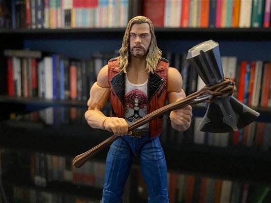 thor-love-and-thunder-action-figure-239714.jpg