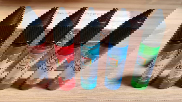 Immagine di UltrAcryl di Ten01 Labs, recensione dei colori acrilici della campagna Kickstarter