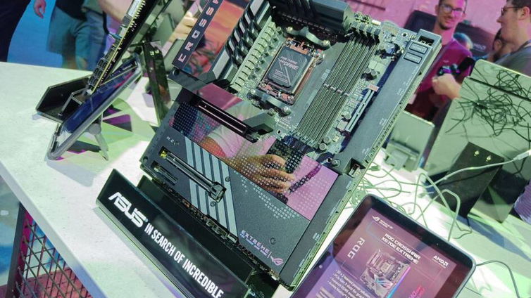 Immagine di Ecco tutte le schede madri Asus ROG X670E per Ryzen 7000 in mostra alla Gamescom