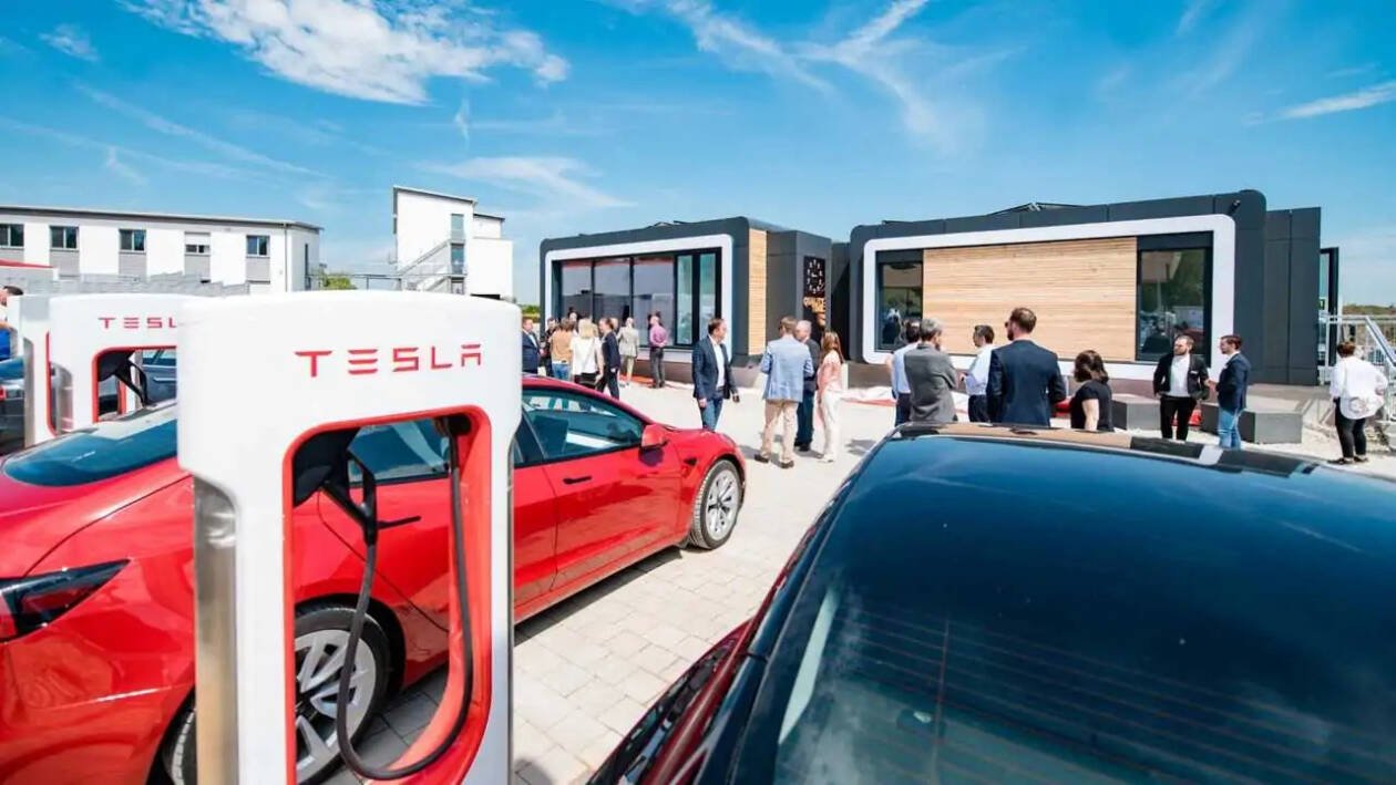 Immagine di Tesla Supercharger, il paradiso della ricarica grazie ai Qubes