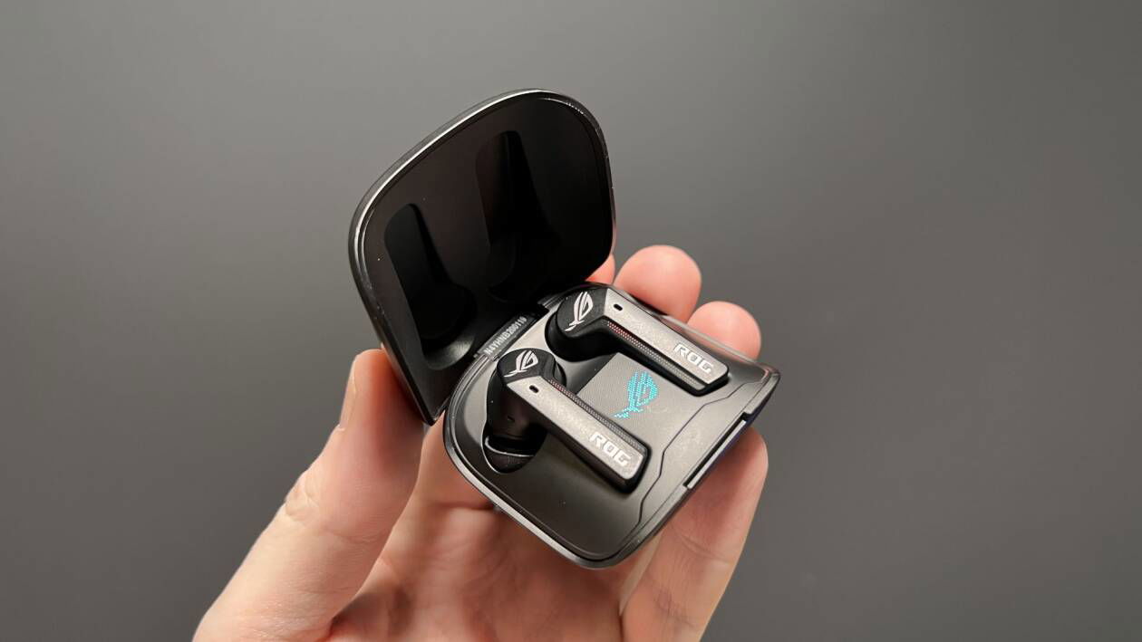 Immagine di Sconto del 30% su questi ottimi auricolari gaming di Asus ROG!