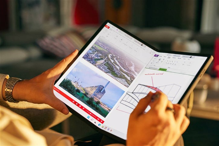 Immagine di Il nuovo Lenovo ThinkPad X1 Fold ha uno schermo più grande, ora da 16"