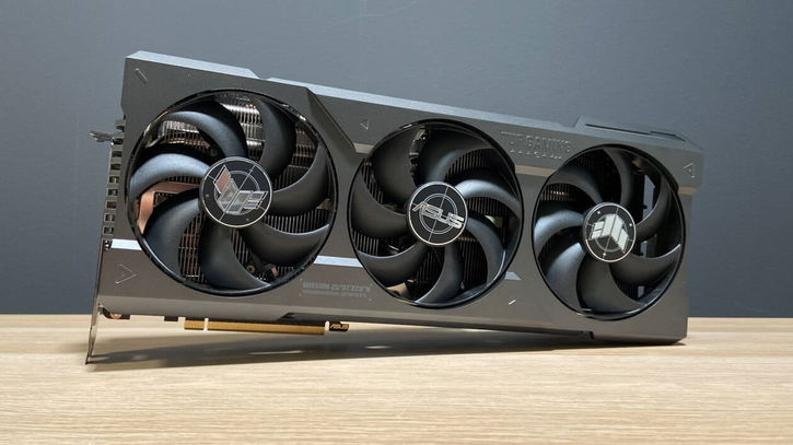 Immagine di RTX 4070 Ti il 5 gennaio 2023, nuovi indizi da un negozio italiano