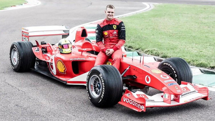 Immagine di Una Ferrari F2003-GA guidata da Schumacher è in vendita