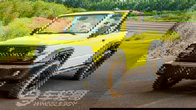 Immagine di In Cina hanno realizzato una Suzuki Jimny cabrio