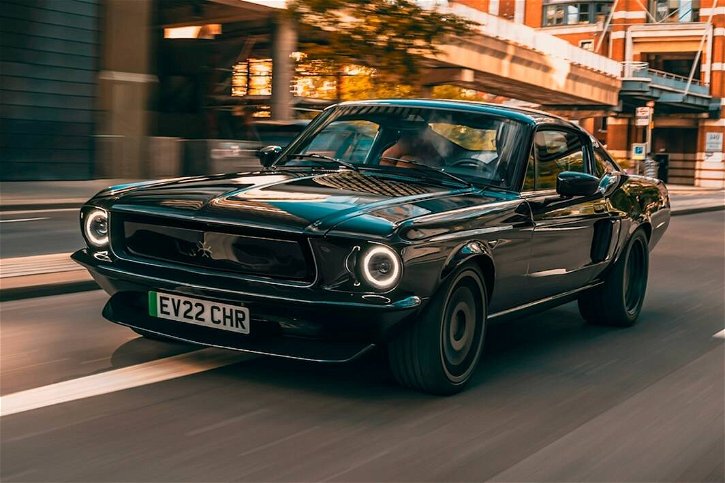 Immagine di La Mustang del '67 diventa una restomod di Charge Cars