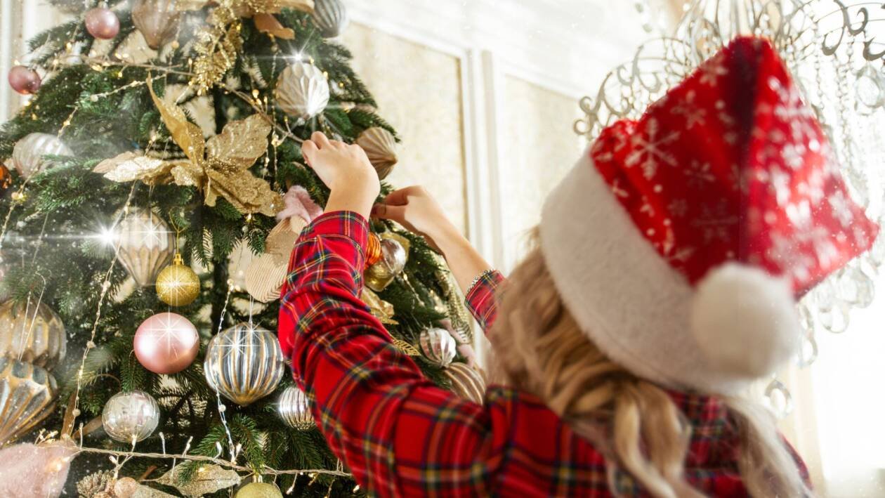 Immagine di Offerte su alberi di Natale, palline e luci! Sconti fino al 30%