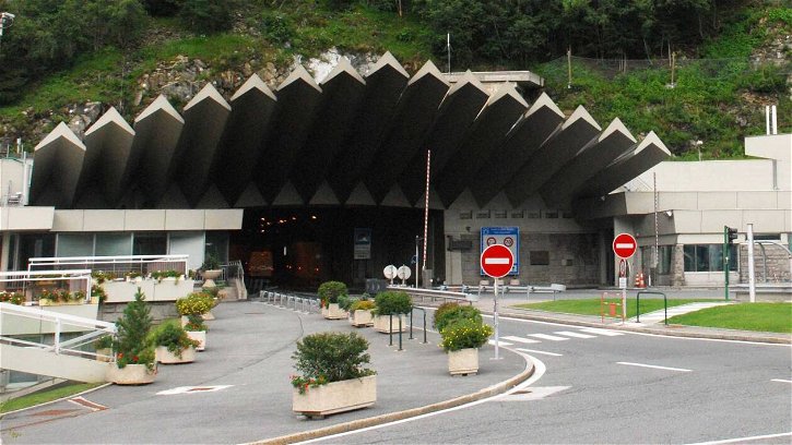 Immagine di Traforo Monte Bianco, decisa la chiusura di 3 mesi l’anno per 18 anni