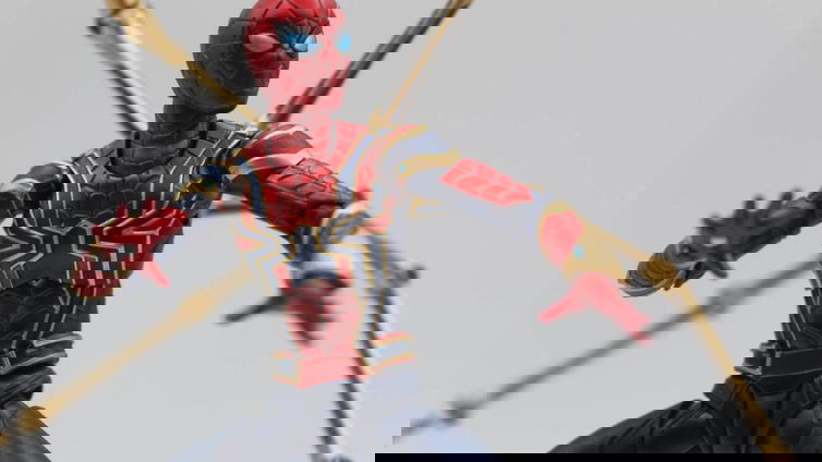 Immagine di La nuova Iron Spider... ma di plastica, recensione della figure di Bandai