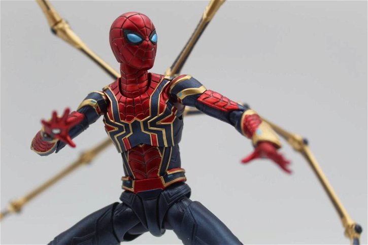 Immagine di La nuova Iron Spider... ma di plastica, recensione della figure di Bandai