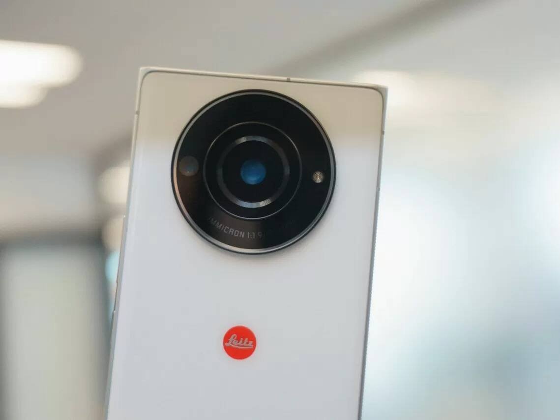 Immagine di Leica ci riprova: Leitz Phone 2 con schermo a 240Hz e fotocamera da 1"