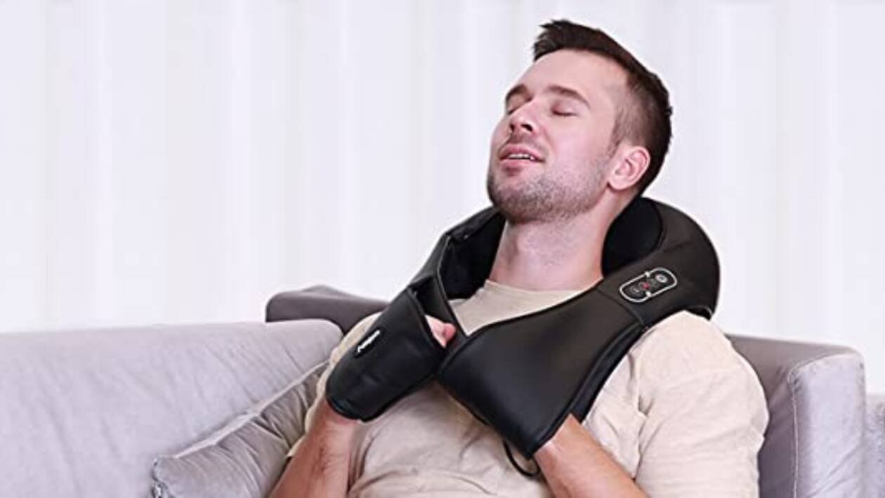 Immagine di Massaggiatore per collo e spalle in sconto a soli 30€ su Amazon! Regalo perfetto!