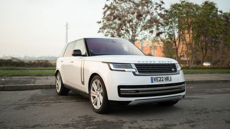 Immagine di Range Rover 2023 P440e, cosa ci ha convinto e cosa no | La nostra prova