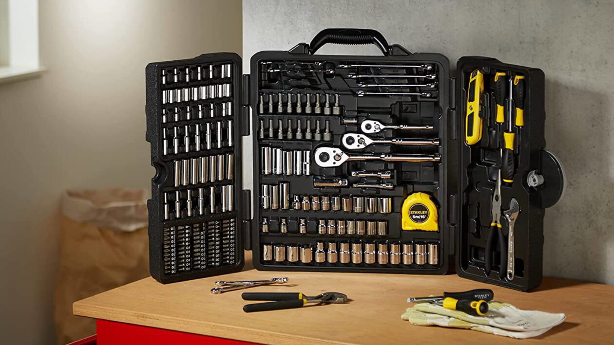 Immagine di Oltre 50€ di sconto su questo set di attrezzi Stanley! Completo di tutto!