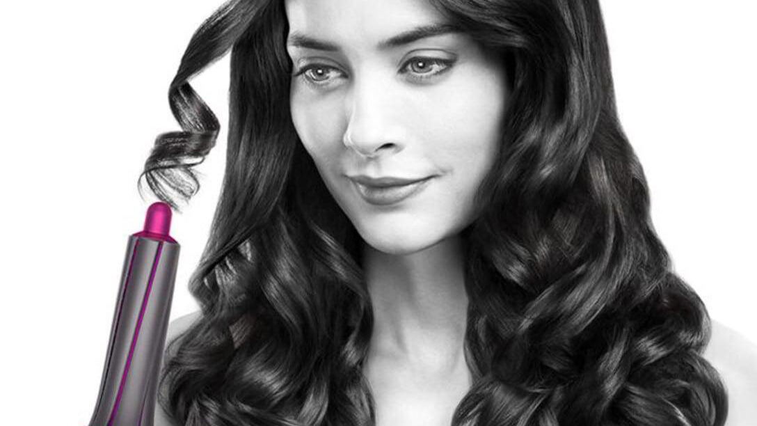 Immagine di Natale 2022: un'occasione per regalare la piastra per capelli Dyson