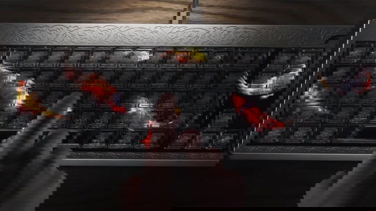 Immagine di Questa tastiera meccanica ha un display sotto i tasti
