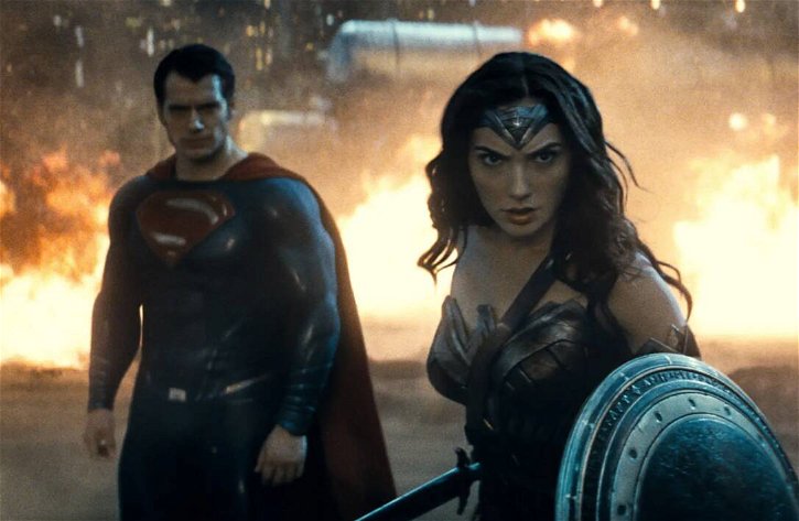 Immagine di The Flash, rimossi i cameo di Superman (Cavill) e Wonder Woman (Gadot)