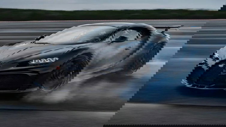 Immagine di Bugatti Chiron Pur Sport, il drift con 1500 cavalli