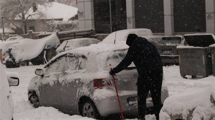 Immagine di Come liberare il vialetto di uscita della vostra auto dalla neve