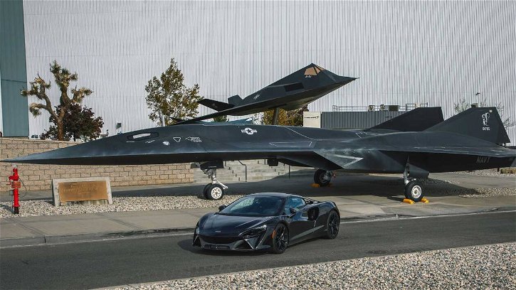 Immagine di McLaren, con Lockheed Martin supercar dal design futuristico