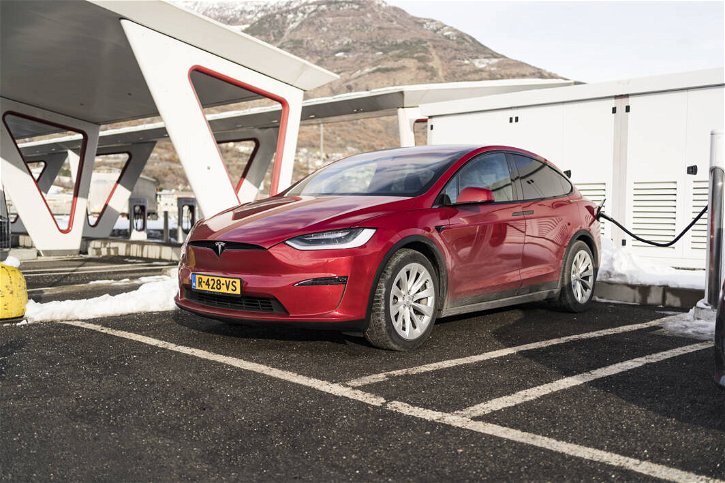 Immagine di Tesla richiama 360.000 auto: solo un aggiornamento software