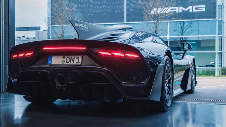 Immagine di Mercedes-AMG One ruba il record sul giro di Monza a Ferrari e Porsche