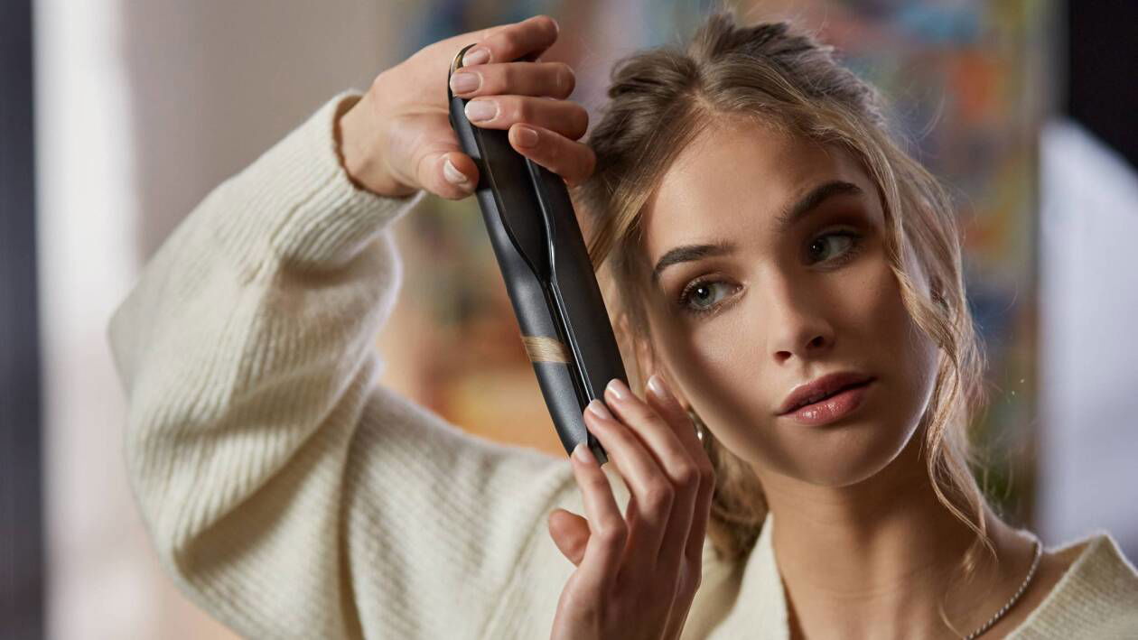 Immagine di Splendida piastra per capelli senza fili GHD in super sconto! -32%!