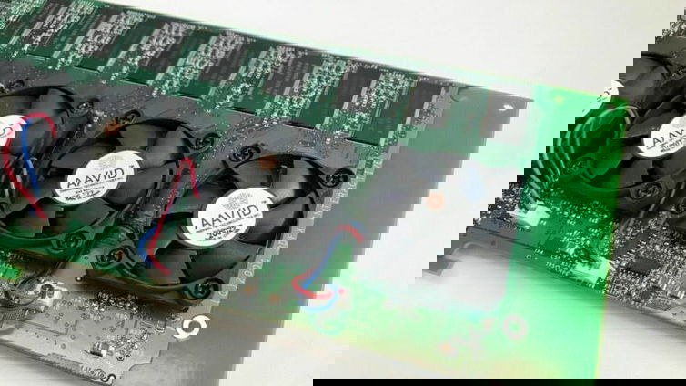 Immagine di Una rara 3dfx Voodoo 5 6000 con 4 GPU è all'asta per oltre 10.000 Euro