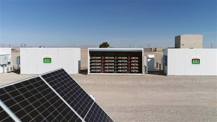Immagine di 1300 batterie di auto elettriche conservano energia solare