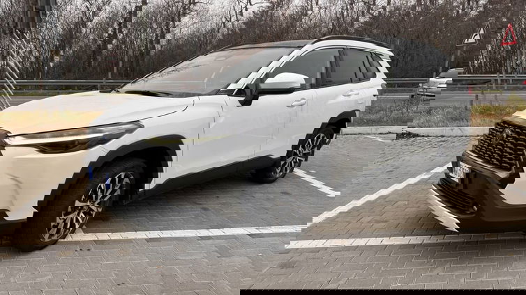 Immagine di Toyota Corolla Cross 2.0L AWD-i cosa ci piace cosa no | La nostra prova