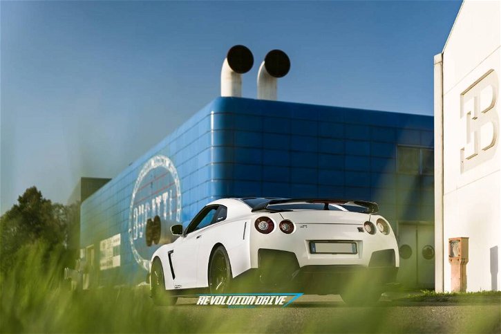 Immagine di Futuro incerto per la Fabbrica Blu, simbolo Bugatti