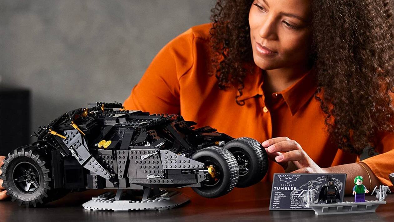 Immagine di Lego: la splendida Batmobile de Il Cavaliere Oscuro in sconto! Pochi pezzi disponibili!