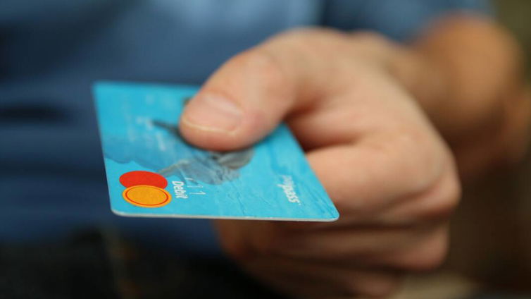 Immagine di I pagamenti digitali sono in aumento: gli italiani scelgono il contactless