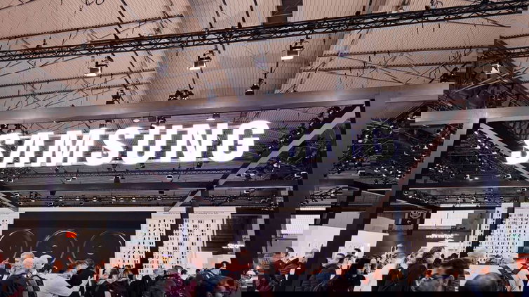 Immagine di Samsung vieta l’uso di ChatGPT, segreti aziendali a rischio