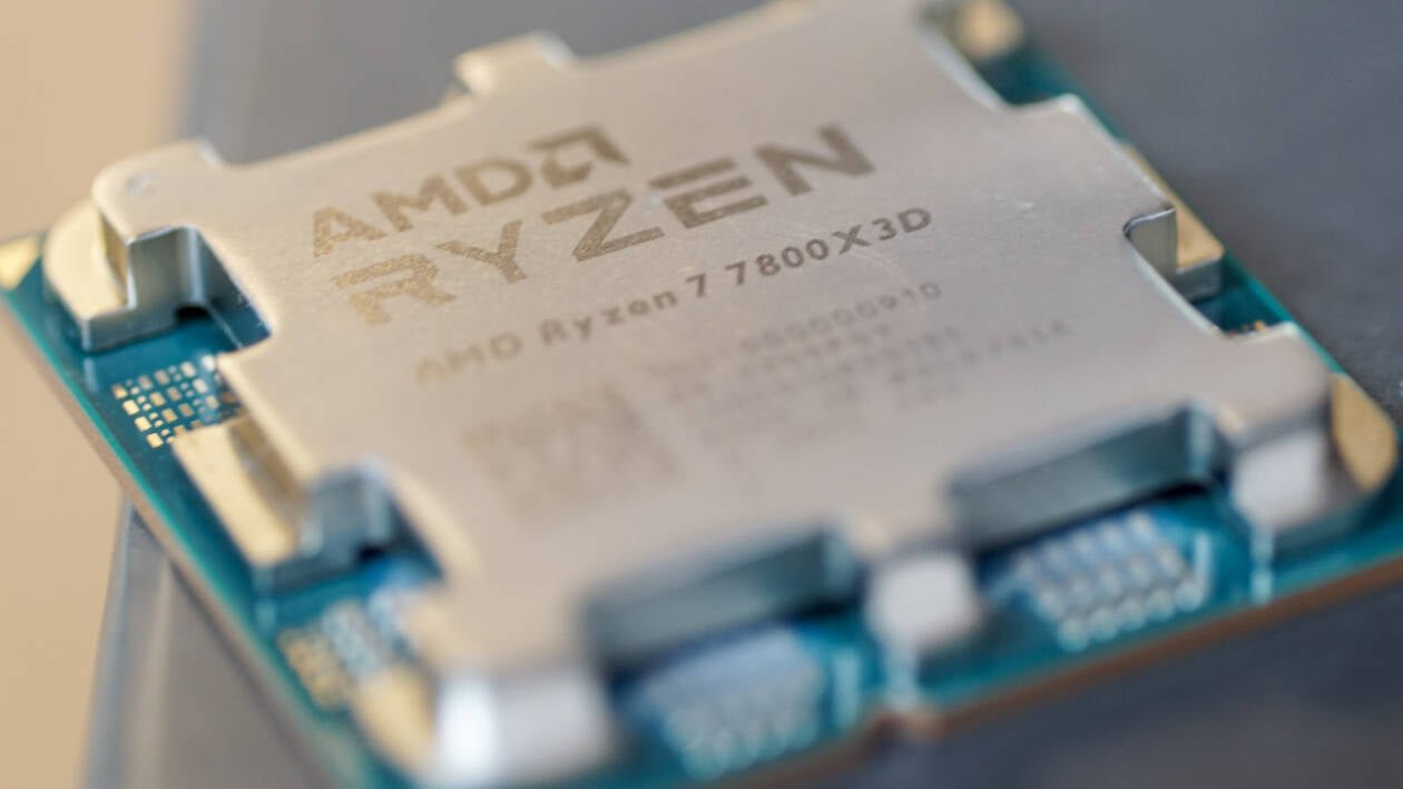 Immagine di AMD mostra un prototipo di Ryzen 9 5950X3D