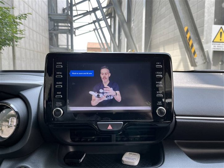 Immagine di Si può vedere YouTube in auto?