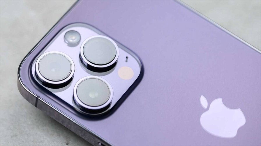 iphone-13-purple-back-277715.jpg