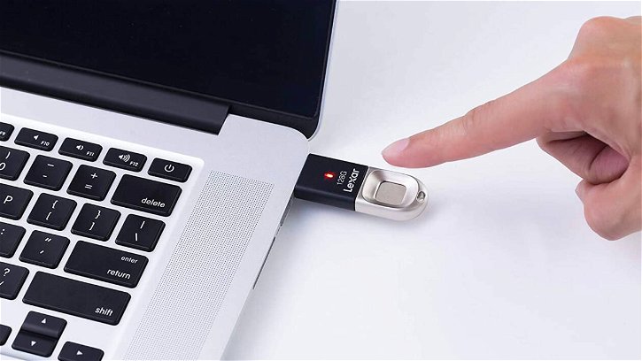 Immagine di Questa chiavetta USB con lettore di impronte è geniale! Solo 30€!