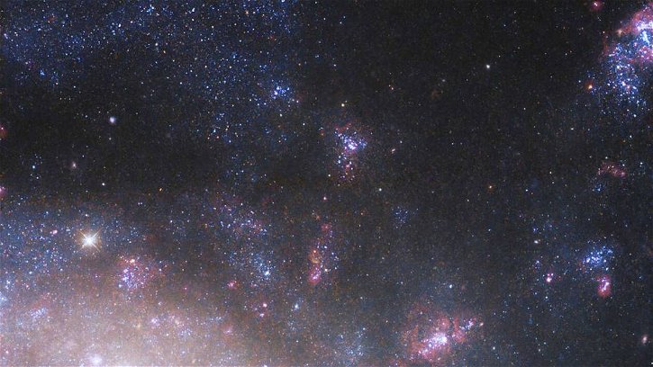 Immagine di Hubble cattura una foto mozzafiato del nucleo luminoso di NGC 4395