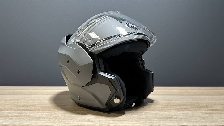 Immagine di Airoh Mathisse, il casco perfetto che ha un solo difetto | Recensione