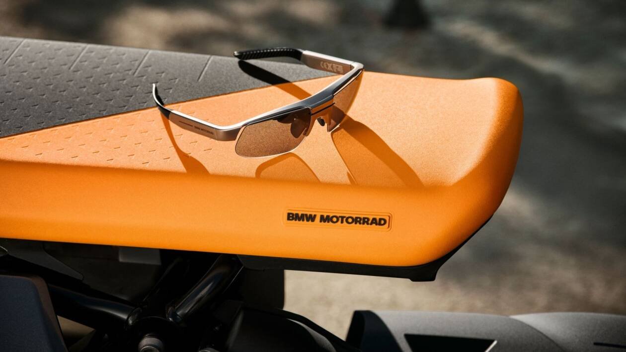 Immagine di Con gli smartglass di BMW sarà più facile non perdersi in moto