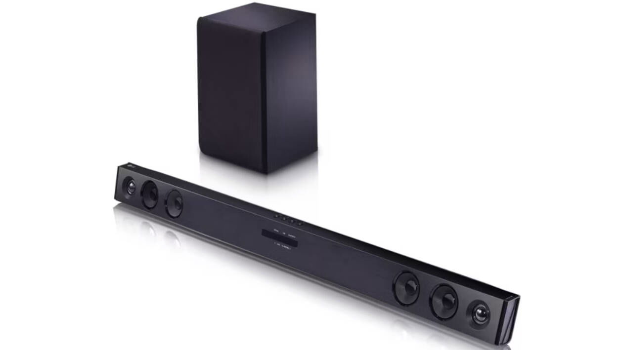 Immagine di 35% di sconto sulla soundbar LG SQC2 con sub wireless