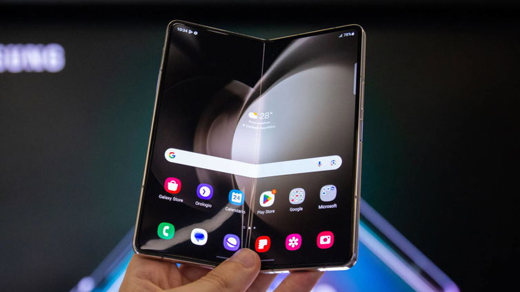 Immagine di Samsung Galaxy Z Fold5 si piega ma non si spezza