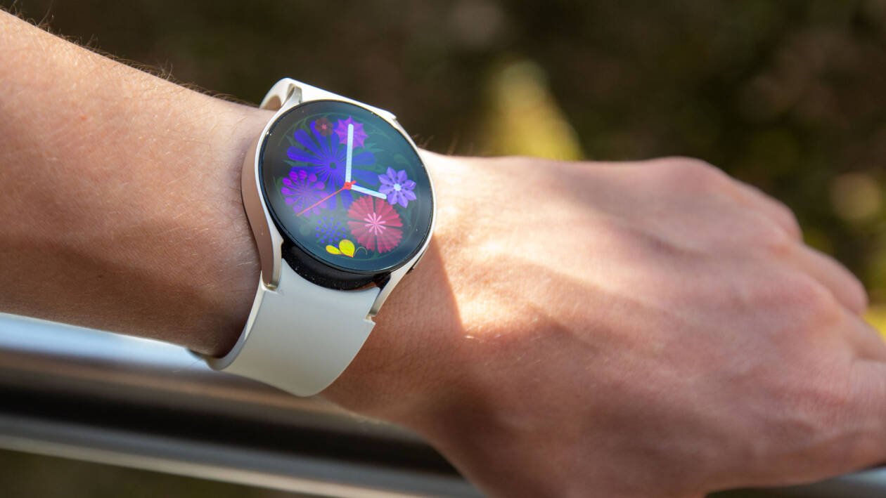 Immagine di Samsung Galaxy Watch6, piccoli passi avanti per un grande smartwatch | Recensione