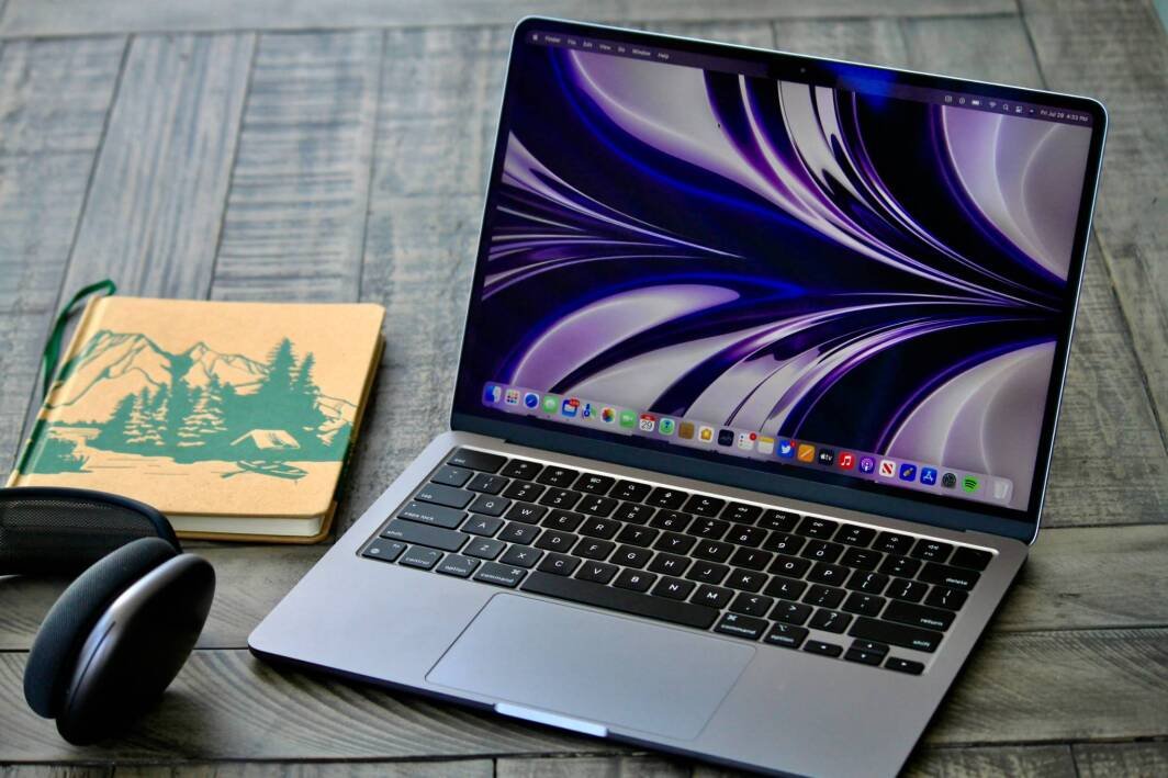 Immagine di MacBook Air con processore M2 in sconto di oltre 230€!