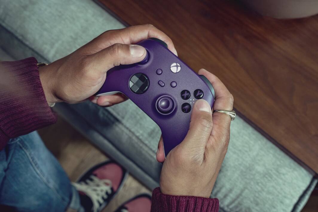 Immagine di Arriva il nuovo controller Xbox Wireless Astral Purple