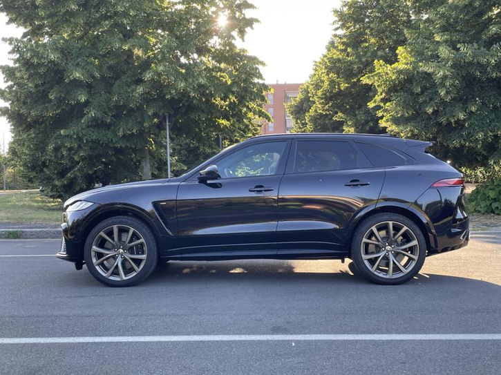 Immagine di Jaguar F-Pace SVR 2023, cosa ci piace cosa no | La nostra prova